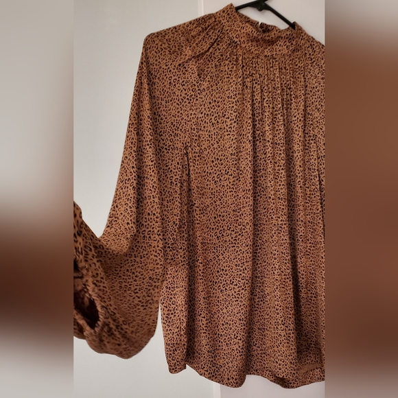 GAP women blouse with  leopard print. NWT. - Picture 2 of 6